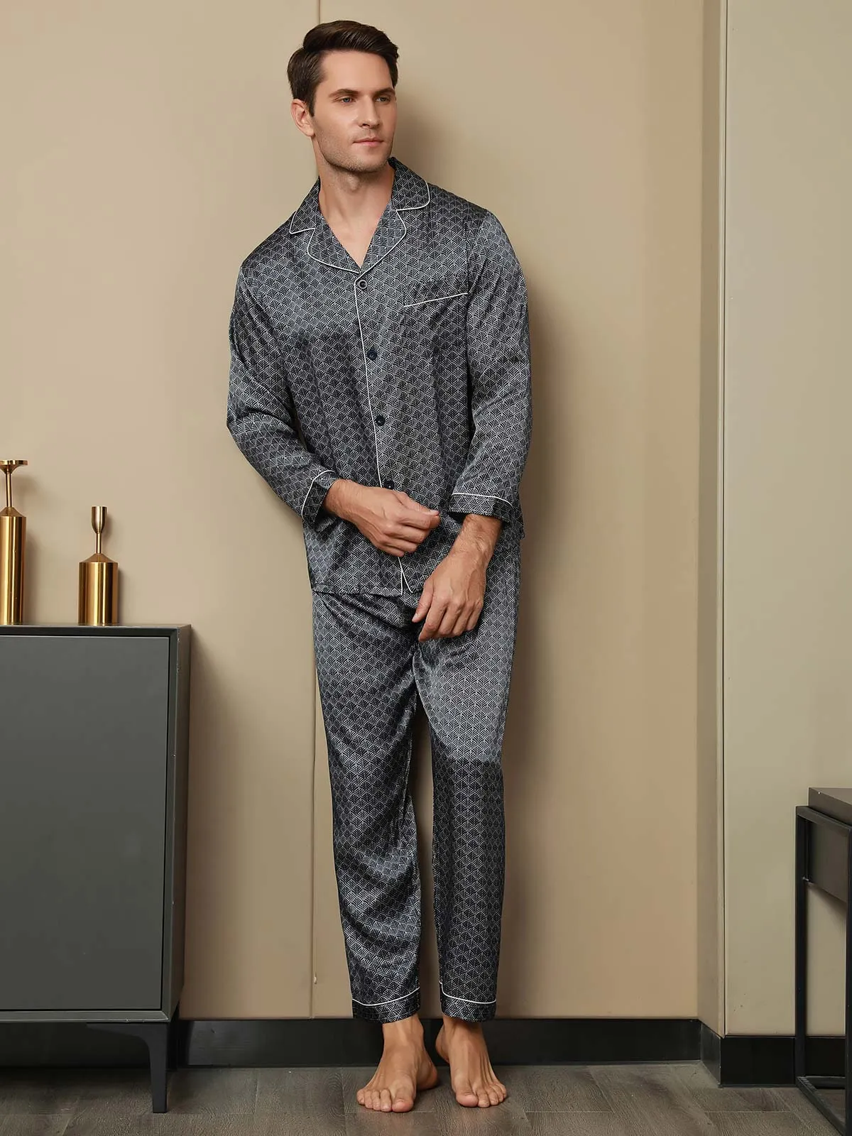 Luxurious Silk Men‘s Printed Pajama Set